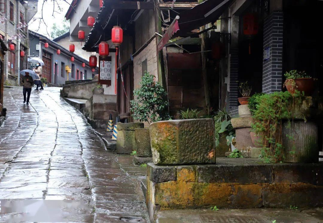 住房城乡建设部:2023年全国开工改造城镇老旧小区5.37万个